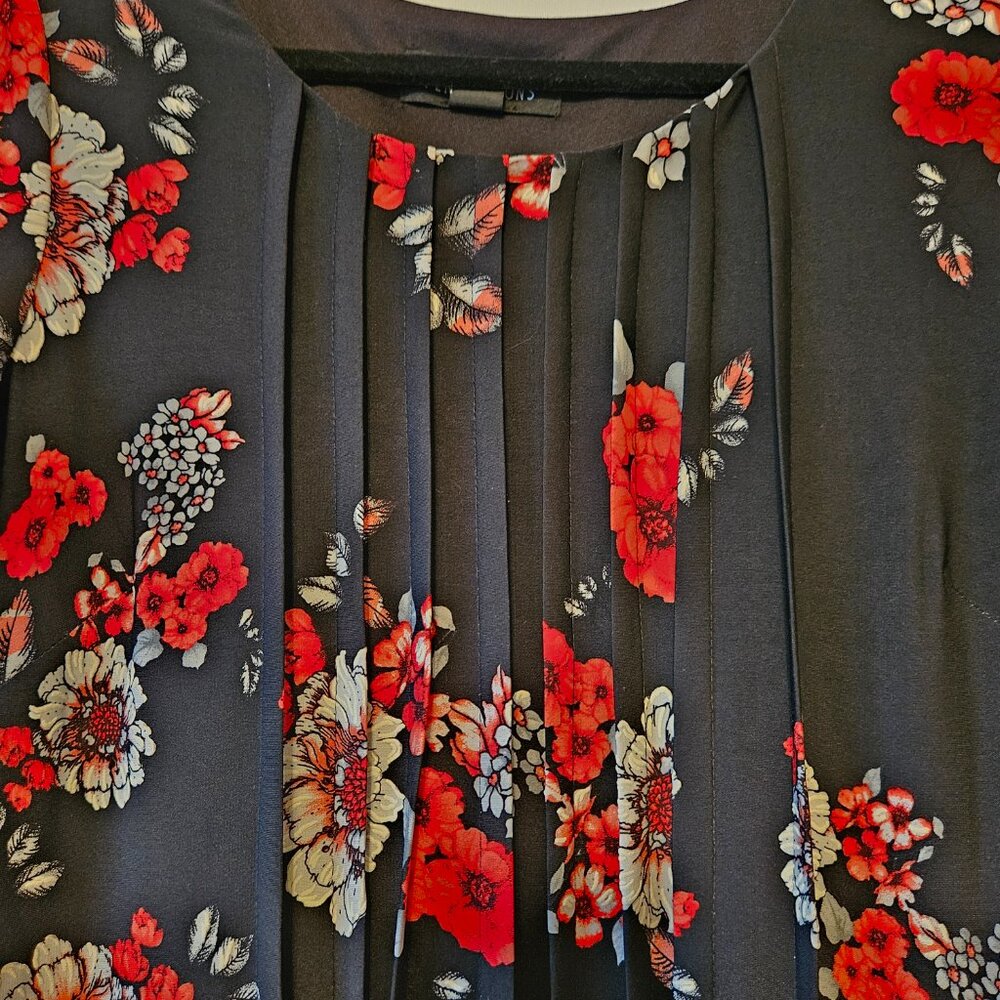 Perceptions Short Sleeved Floral Border Print Shift Dress Pleat Bodice Size XL - Picture 3 of 7